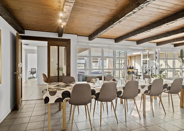 5 Bedroom In *
